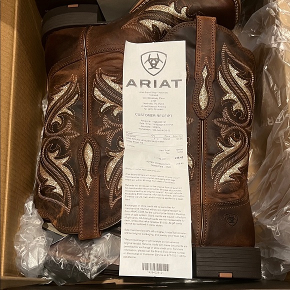 Woman’s 7 Ariat Dark Brown Boots with Cream Embroidery - Picture 2 of 6